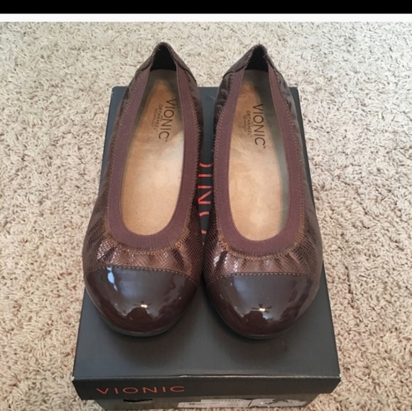 Vionic Shoes - Vionic brown and bronze flats